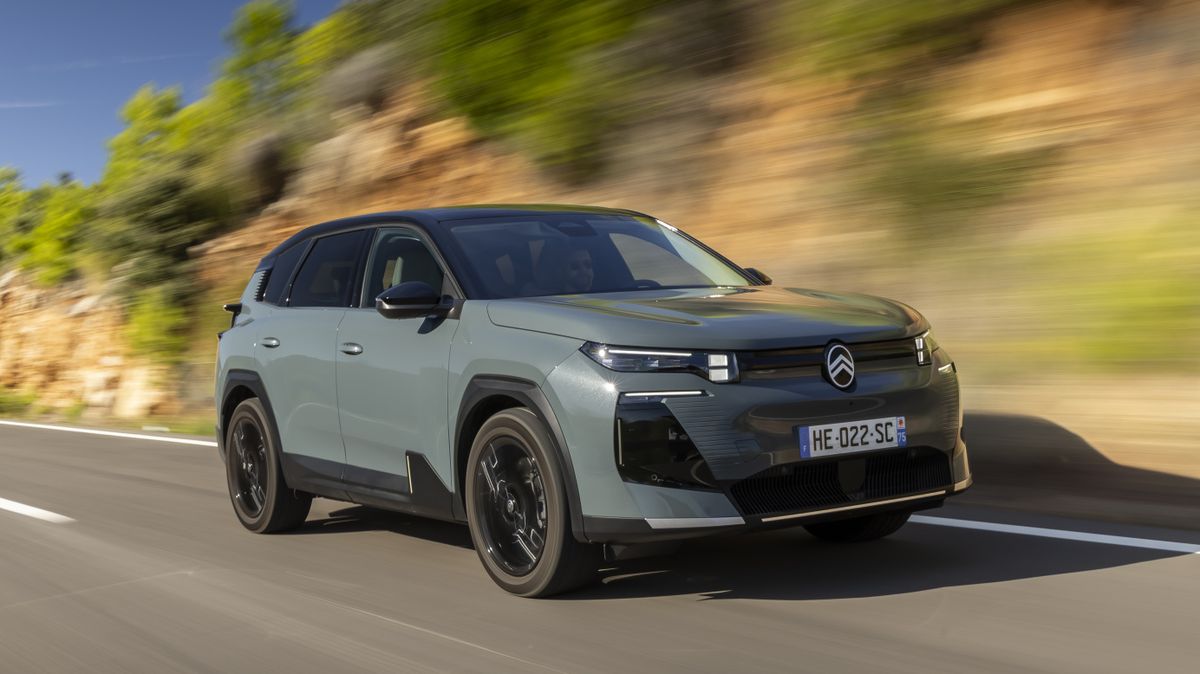 Rodina v klidu: Nový Citroën C5 Aircross je prostornější, vybavenější, a především pohodlnější. A potěší i cenou
